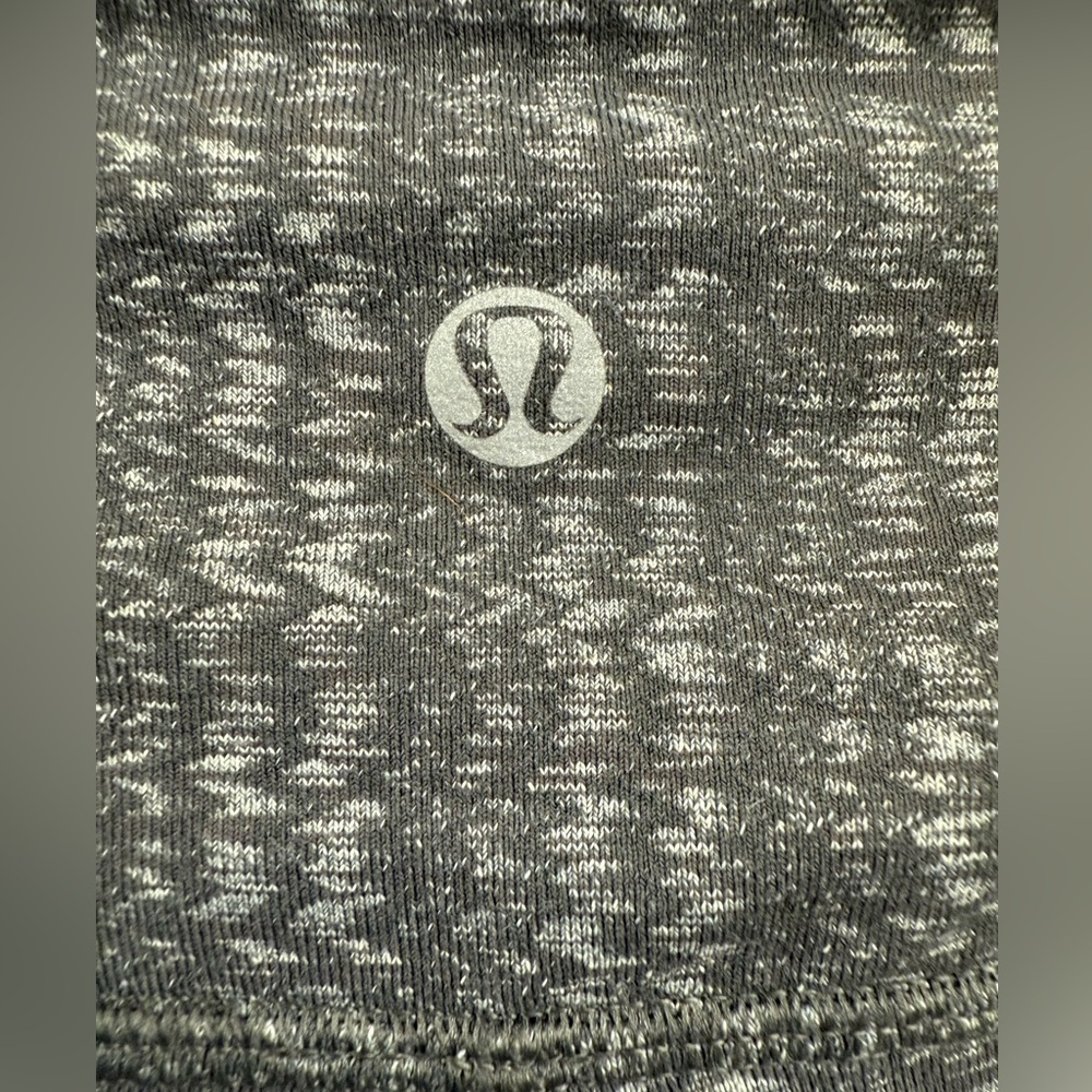 Lululemon Grey Wunder Under Crop Sz(6) - Picture 6 of 6